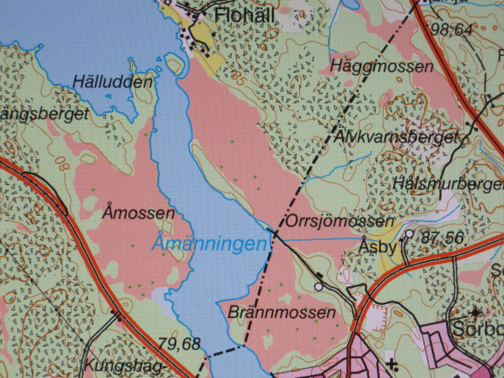 Kartan visar sandtallåsen mellan Brännmossen och Orrsjömossen. Foto: Tom Sävström